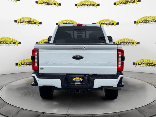 Oxford White 2024 Ford F-250 Lariat