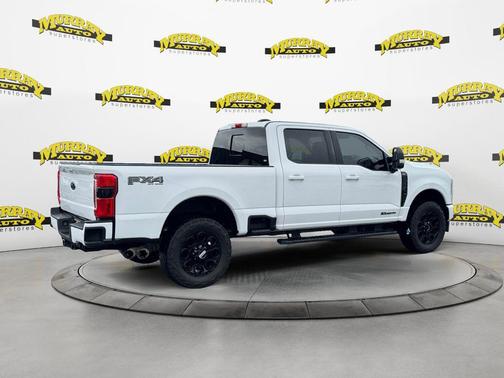 Oxford White 2024 Ford F-250 Lariat