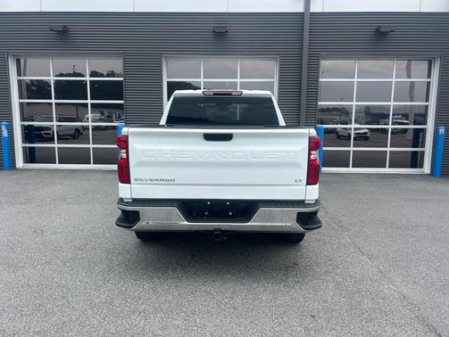 Summit White 2023 Chevrolet Silverado 1500 LT