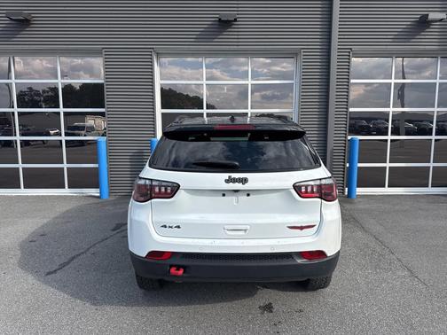 2024 Jeep Compass Trailhawk