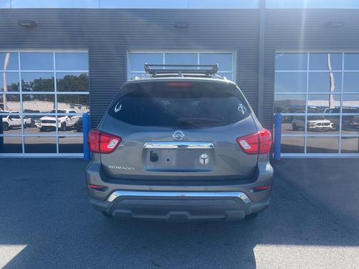 2019 Nissan Pathfinder S