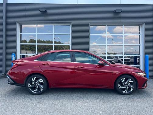 Ultimate Red 2024 Hyundai ELANTRA Limited