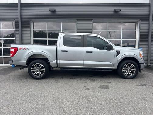 Iconic Silver Metallic 2022 Ford F-150 XL