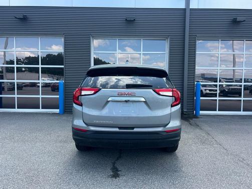 Sterling Metallic 2024 GMC Terrain SLE