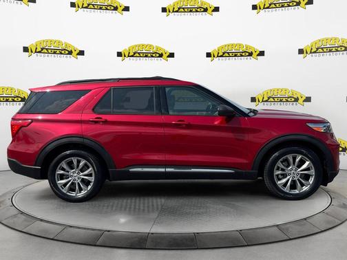 Rapid Red Metallic Tinted Clearcoat 2022 Ford Explorer XLT