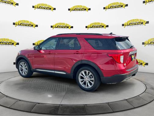 Rapid Red Metallic Tinted Clearcoat 2022 Ford Explorer XLT