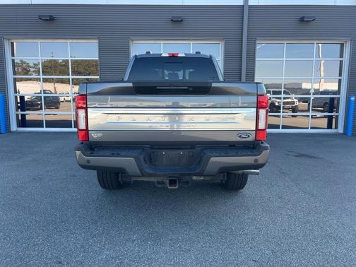 2022 Ford F-350 Platinum