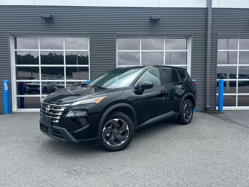 Super Black 2025 Nissan Rogue SV