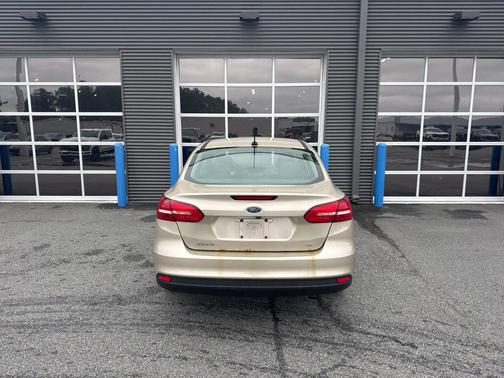 White Gold Metallic 2017 Ford Focus SE