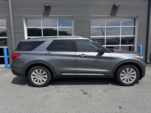 Carbonized Gray Metallic 2023 Ford Explorer Limited
