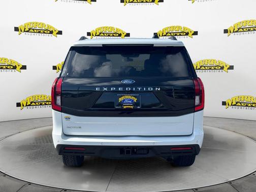 Oxford White 2025 Ford Expedition Active