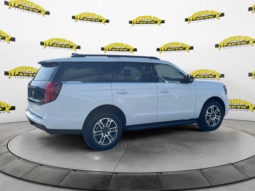 Oxford White 2025 Ford Expedition Active