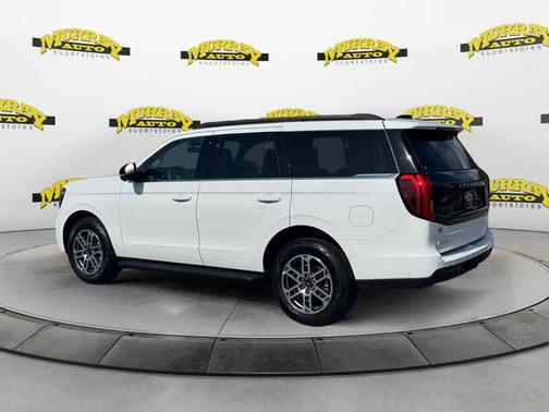 Oxford White 2025 Ford Expedition Active