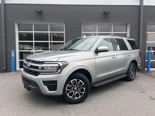 Silver Metallic 2024 Ford Expedition XLT