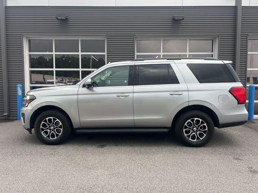 Silver Metallic 2024 Ford Expedition XLT