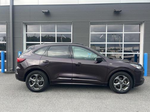 Cinnabar Red Metallic Premium Colorant 2023 Ford Escape ST-Line