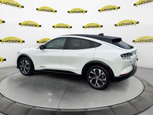 Star White Metallic Tri-Coat 2023 Ford Mustang Mach-E Premium