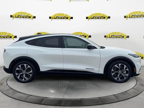 Star White Metallic Tri-Coat 2023 Ford Mustang Mach-E Premium