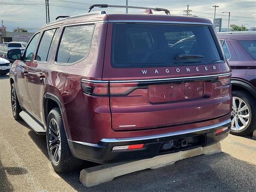 2023 Jeep Wagoneer Base