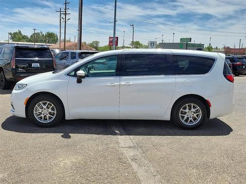 2023 Chrysler Pacifica Touring-L