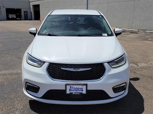 2023 Chrysler Pacifica Touring-L