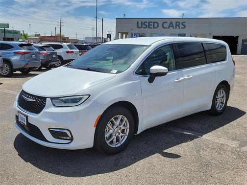 2023 Chrysler Pacifica Touring-L