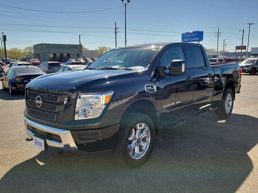 2024 Nissan Titan XD SV