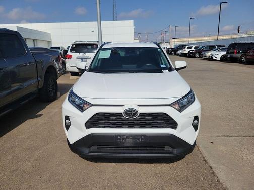 Super White 2020 Toyota RAV4 XLE