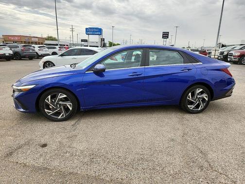 2024 Hyundai ELANTRA Limited