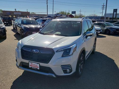 Crystal White Pearl 2022 Subaru Forester Touring