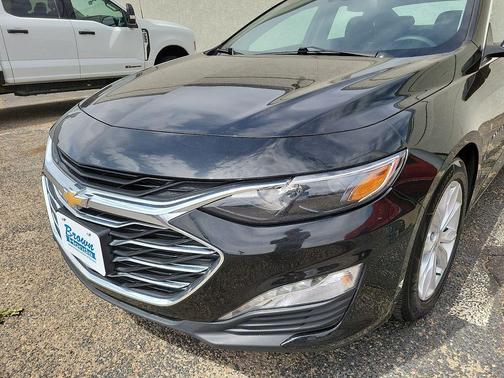 Mosaic Black Metallic 2024 Chevrolet Malibu LT