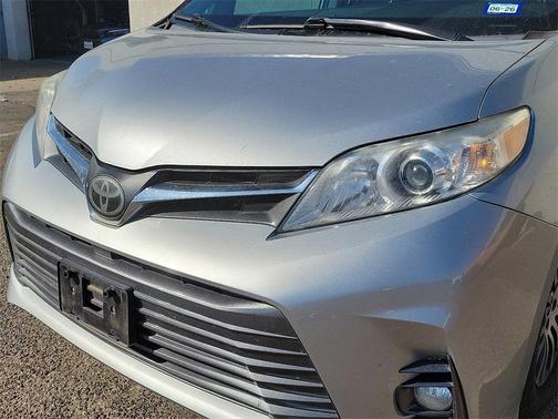 2019 Toyota Sienna XLE