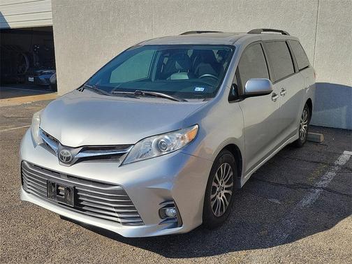 2019 Toyota Sienna XLE