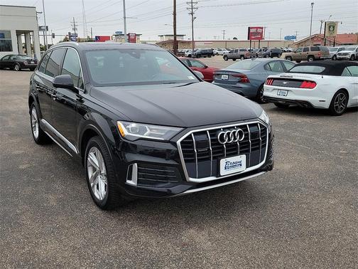 2023 Audi Q7 45 Premium Plus