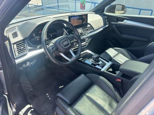 Florett Silver Metallic 2024 Audi Q5 45 S line quattro Premium