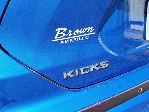 2 Tone Blue / Black 2023 Nissan Kicks SR