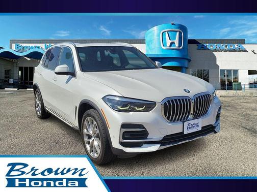 White Metallic 2023 BMW X5 xDrive40i
