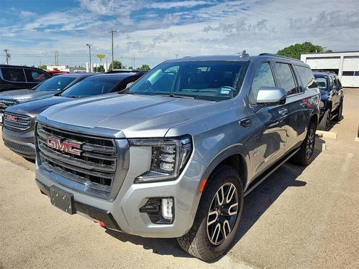 2023 GMC Yukon XL AT4