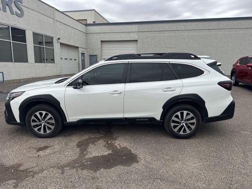 Crystal White Pearl 2024 Subaru Outback Premium