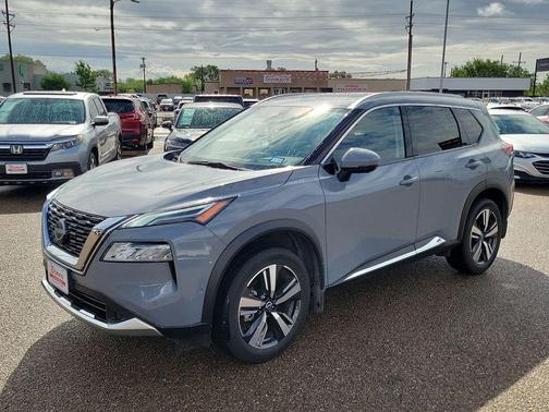 Boulder Gray Pearl 2023 Nissan Rogue Platinum