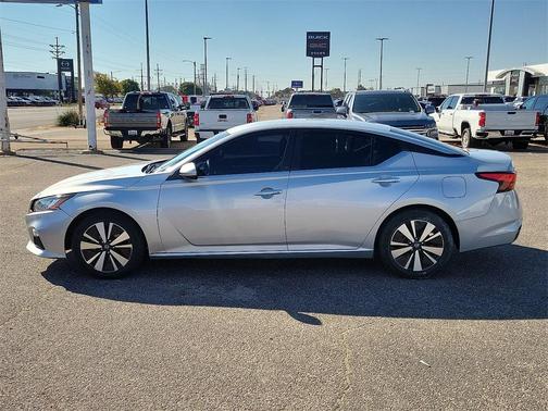 2021 Nissan Altima 2.5 SV