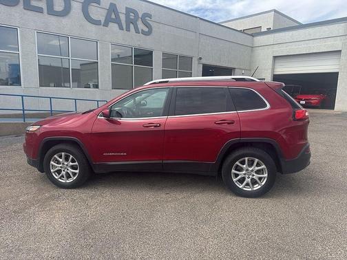 Deep Cherry Red Crystal Pearlcoat 2017 Jeep Cherokee Latitude