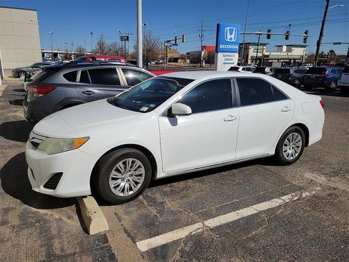 2014 Toyota Camry LE