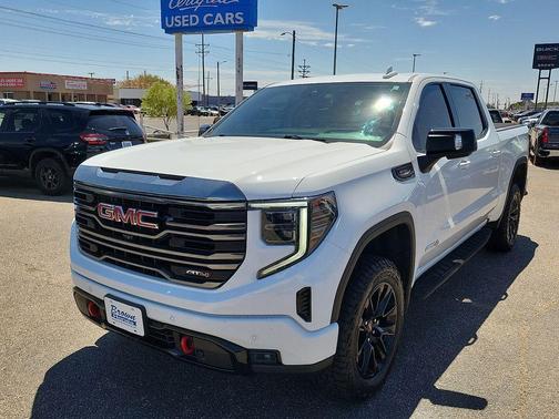 Summit White 2023 GMC Sierra 1500 AT4