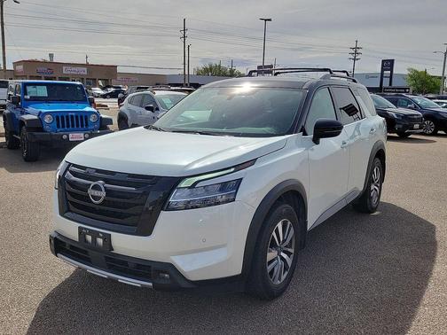 2023 Nissan Pathfinder SL