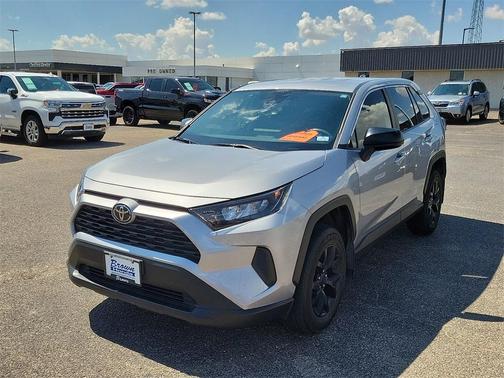 2022 Toyota RAV4 LE