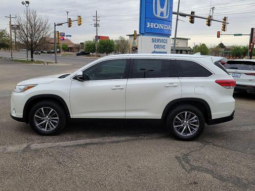 2019 Toyota Highlander 