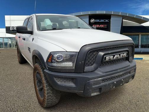 Bright White Clearcoat 2022 RAM 1500 Classic SLT
