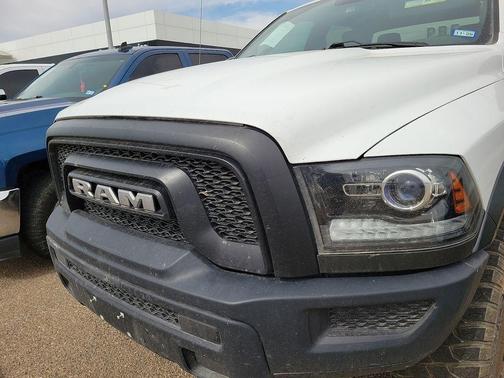 Bright White Clearcoat 2022 RAM 1500 Classic SLT