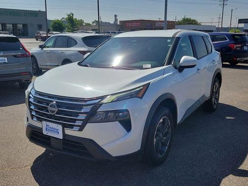 Everest White P 2024 Nissan Rogue SV